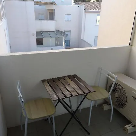 Beau T2 Renove Avec Balcons, Climatisation Et Proche Des Thermes - - Fr-1-553-115 شقة