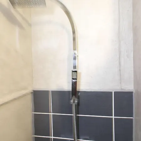 شقة Beau T2 Renove Avec Balcons, Climatisation Et Proche Des Thermes - - Fr-1-553-115