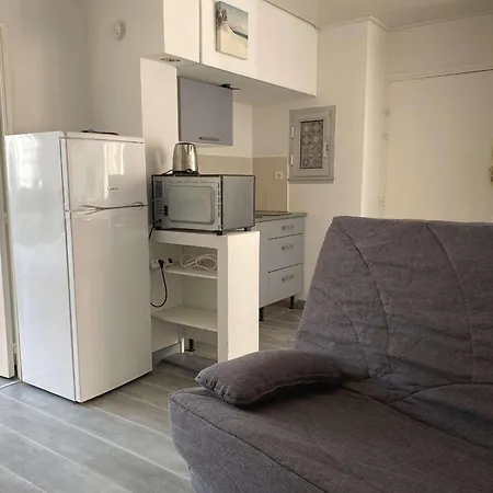 شقة Beau T2 Renove Avec Balcons, Climatisation Et Proche Des Thermes - - Fr-1-553-115 *