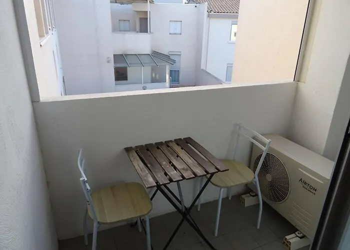 Beau T2 Renove Avec Balcons, Climatisation Et Proche Des Thermes - - Fr-1-553-115 Lägenhet