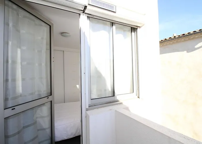 Beau T2 Renove Avec Balcons, Climatisation Et Proche Des Thermes - - Fr-1-553-115 Lägenhet